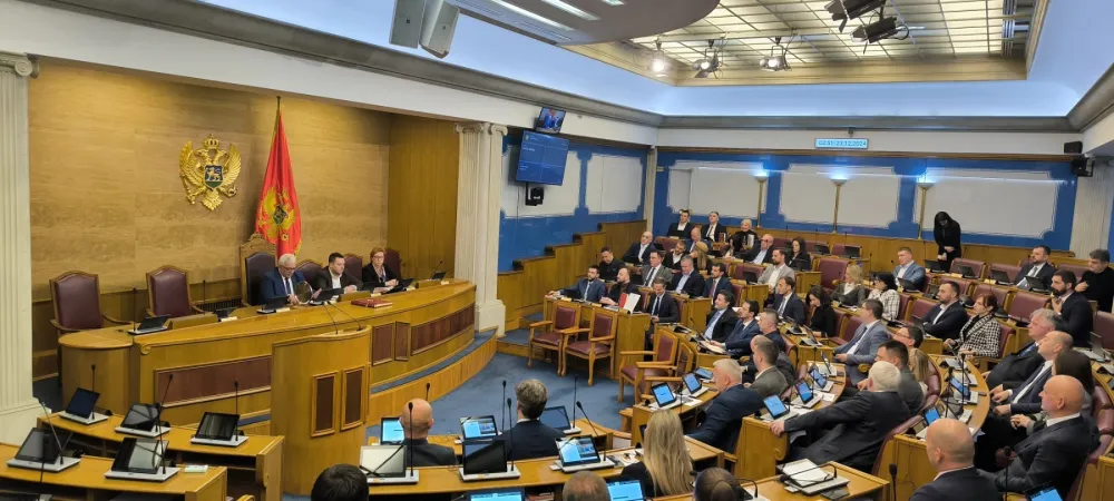 Za putovanja poslanika 350.000 eura o tro&scaron;ku građana