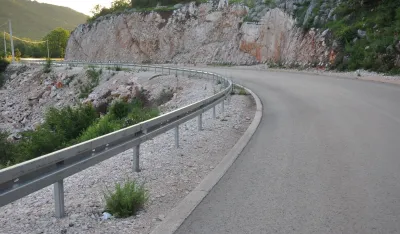 Putevi suvi, u vi&scaron;im predjelima moguća poledica