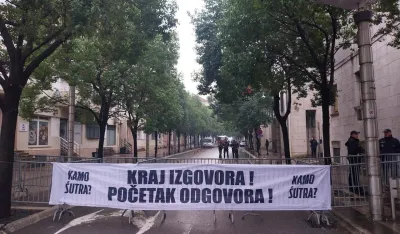 Blokada ispred Vlade