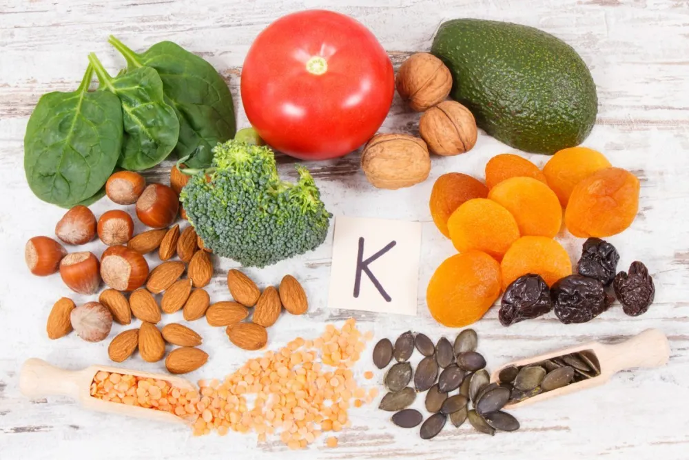 Za &scaron;ta služi vitamin K, koji su njegovi benefiti i koja je preporučena doza?