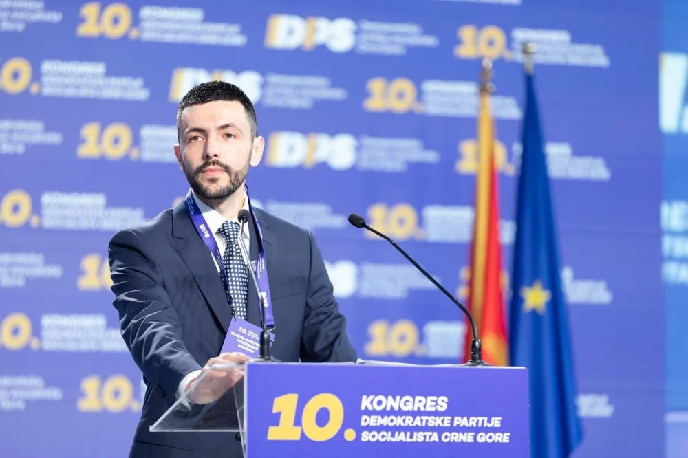 DANIJEL ŽIVKOVIĆ