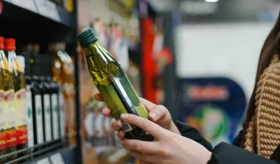 Podgoričanin namirnice kupuje u Albaniji: Trgovci u Crnoj Gori nude najgore i najnekvalitetnije proizvode u Evropi