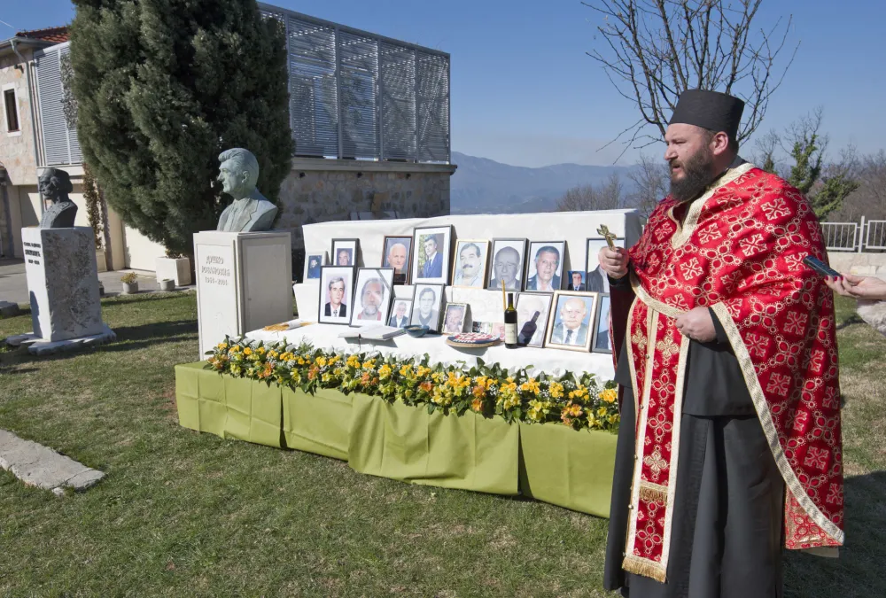 Održan pomen osnivačima i članovima Udruženja Pipera "Pipo": Živjeli tihe ali snažne živote, piperski prkosno mijenjali svijet