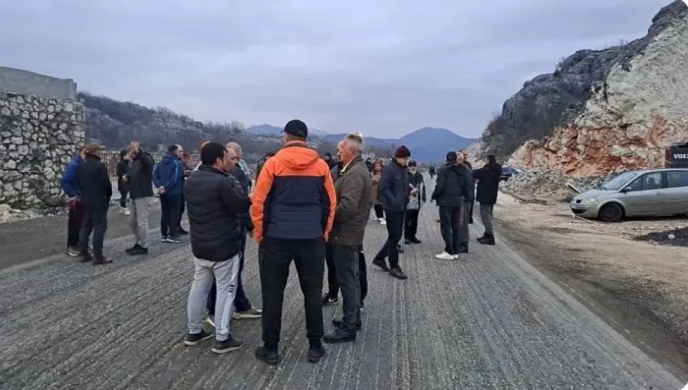 Nova blokada na Kru&scaron;evom ždrijelu: Građani istrajni u traženju odgovornosti čelnika bezbjedonosnog sektora