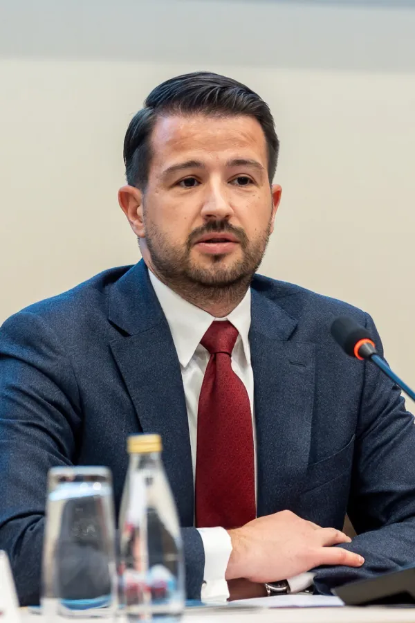 Milatović podnio Skup&scaron;tini Inicijativu za dono&scaron;enje zakona o rehabilitaciji i obe&scaron;tećenju političkih zatvorenika Golog otoka