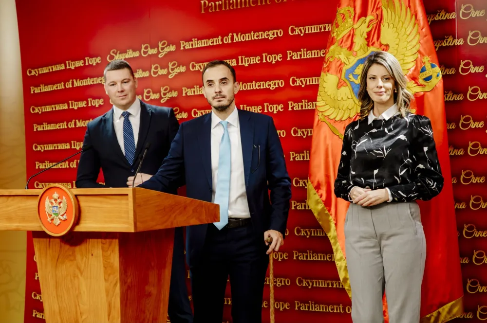 URA: Spajić se krije iza "Barometra 26", nema rje&scaron;enje za političku krizu koju je izazvao