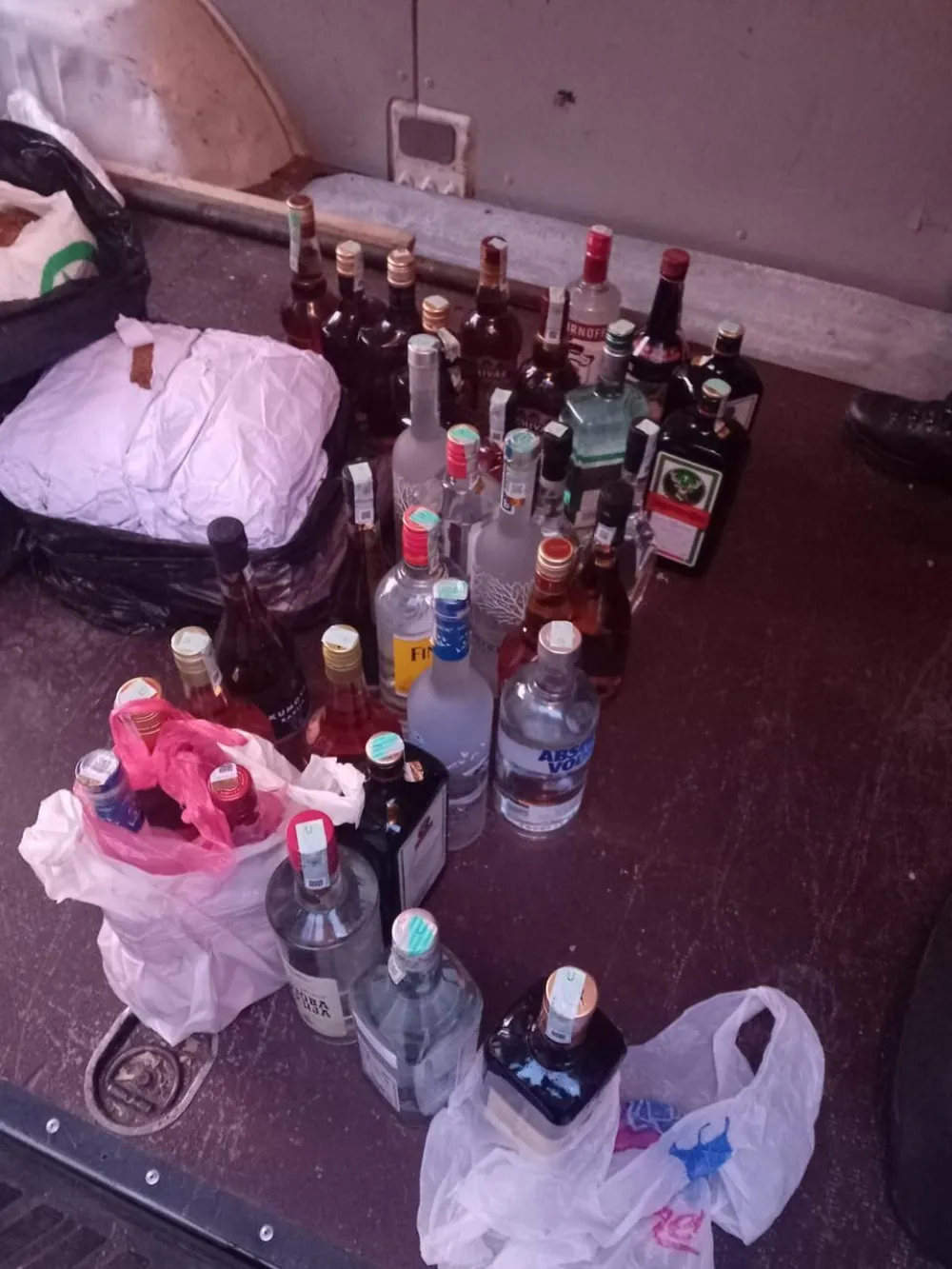 Državljanin Srbije &scaron;vercovao duvan, alkohol, naftu i novac