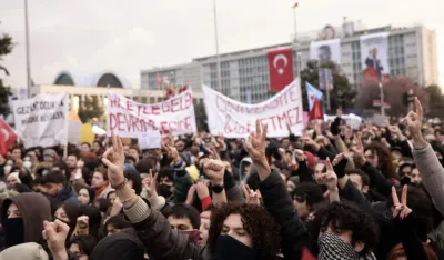 Hiljade okupljenih na ulicama Istanbula, policija reagovala