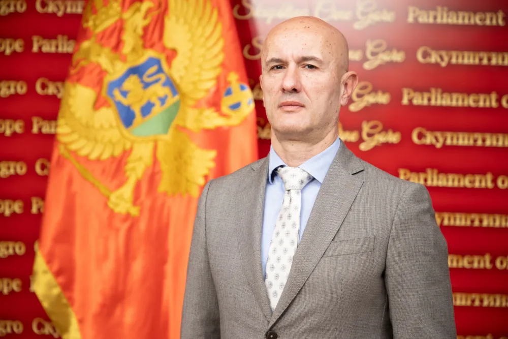 Laković: "Čuvari" Velike plaže digli vile i baklje zbog potpisivanja sporazuma