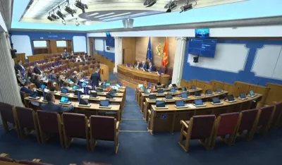 CDT: Skoro 80 odsto građana smatra da političari dezinformi&scaron;u javnost
