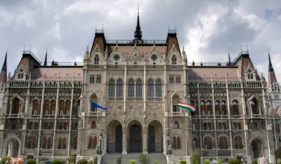 Mađarski parlament usvojio amandman ustava, zabranjena parada ponosa uz brojne druge izmjene