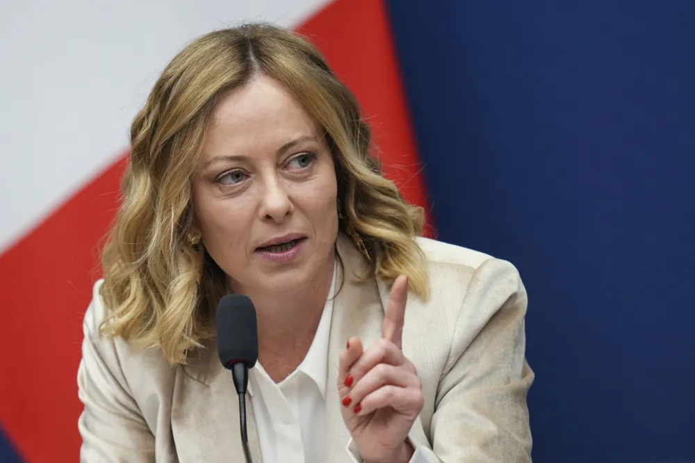 Italijanska premijerka Đorđa Meloni na konferenciji za novinare u Rimu 9. januara 2025.  G. (AP Photo/Alessandra Tarantino, File) via Guliver 