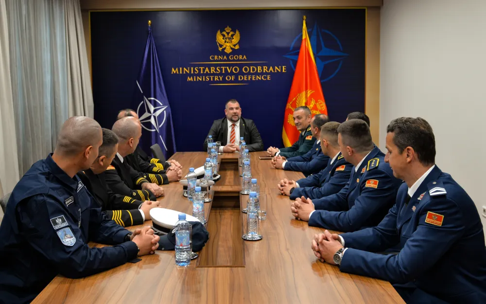 Krapović sa komandantom Mornarice VCG i oficirom za operacije u Vazduhoplovstvu VCG &nbsp;