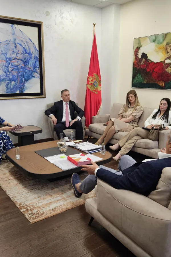 Gutić i Radunović: Prioritet bolji uslovi rada zaposlenih u Centru za socijalni rad