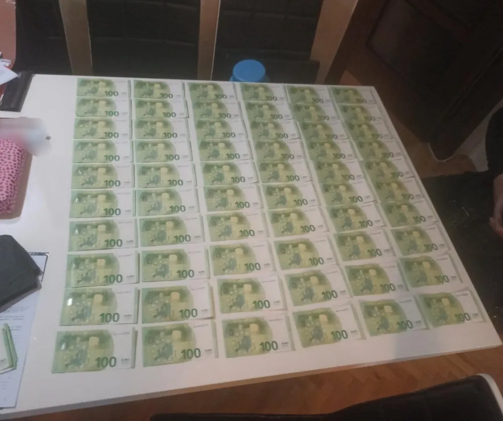 Uhap&scaron;en Baranin: Policija prona&scaron;la preko 25.000 eura, cigarete bez markica, rezani duvan