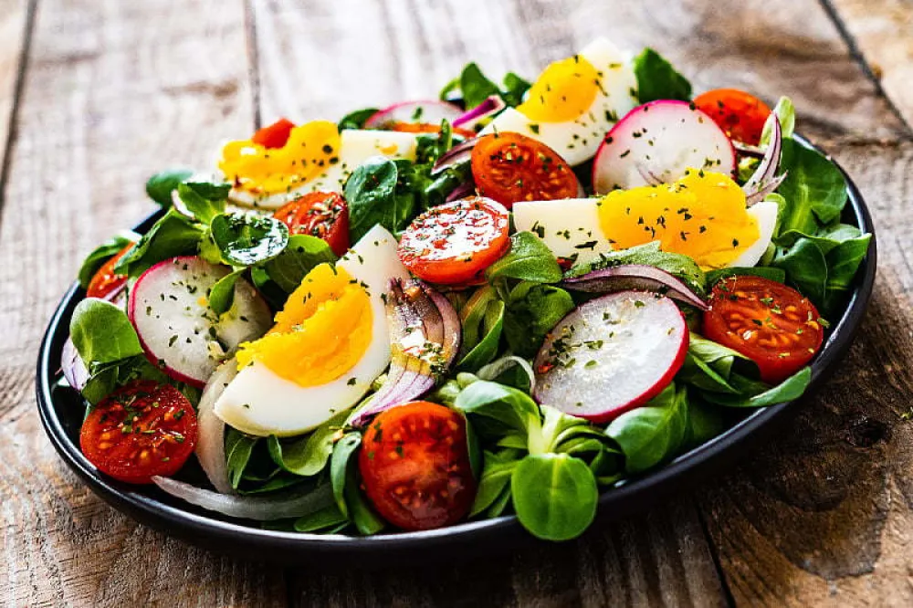 Proljećna&nbsp;salata idealan&nbsp;prilog uz mnoga jela