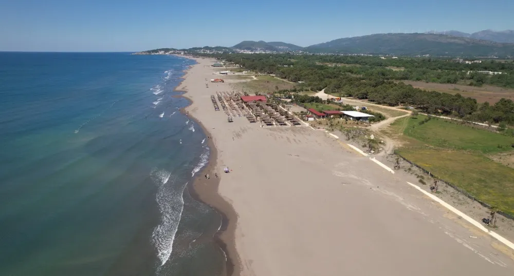 Alabarove plaže za sezonu pripremaju Ulcinjani