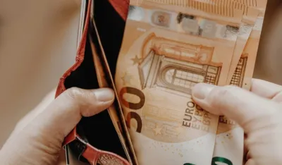 MPNI: Za stipendije i studentske kredite za maj obezbijeđeno 750 hiljada eura