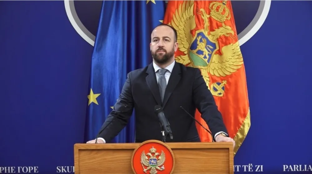 Nikolić: Predata&nbsp;inicijativa&nbsp;za smjenu Mandića, on smi&scaron;ljeno uru&scaron;ava integritet crnogorskog parlamenta