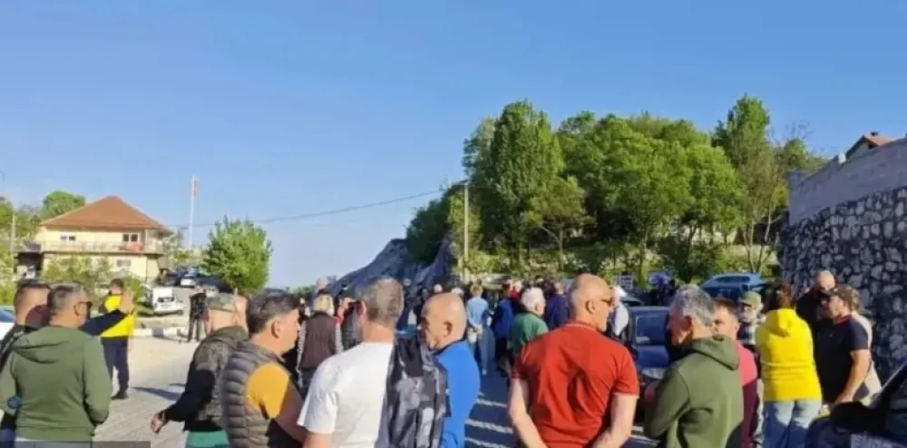 dvosatna blokada u kru&scaron;evom ždrijelu