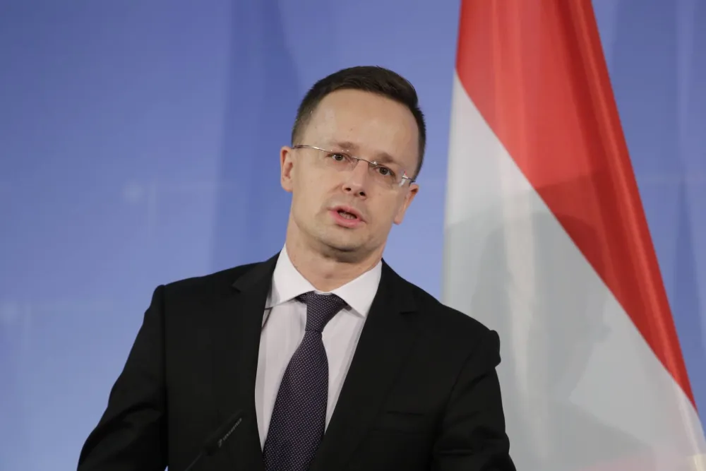 Sijarto: Brisel se mije&scaron;a u unutra&scaron;nje poslove Mađarske