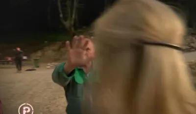 (VIDEO) Na radnom zadatku napadnuta ekipa Nove TV: O&scaron;amarili reporterku, reagovala policija