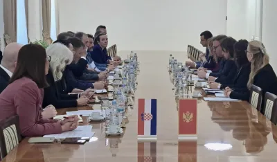 Bilateralne konsultacije između Crne Gore i Republike Hrvatske, koje su vodili državni sekretar u Ministarstvu vanjskih poslova Crne Gore Peri&scaron;a Kastratović i državni sekretar u Ministarstvu vanjskih i evropskih poslova Hrvatske Frano Matu&scaron;ić, održane su danas u Zagrebu.