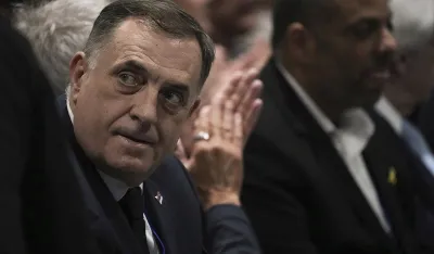 Dodik: Re&scaron;enje krize u BiH je da &Scaron;mit poni&scaron;ti sve nametnute odluke