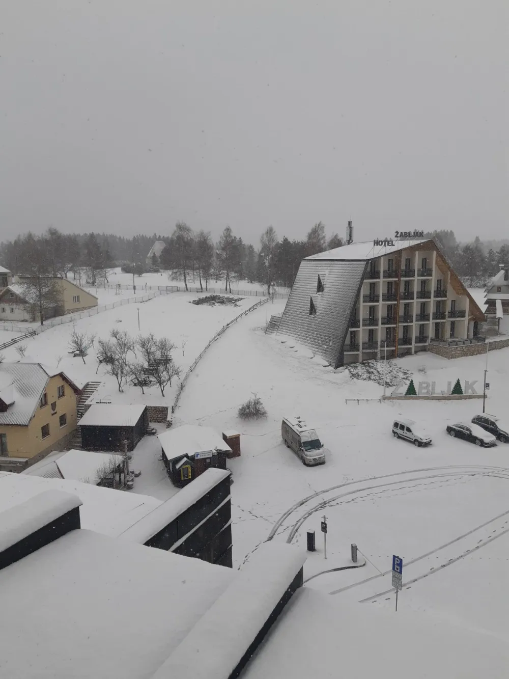 (FOTO) Majski snijeg na Durmitoru