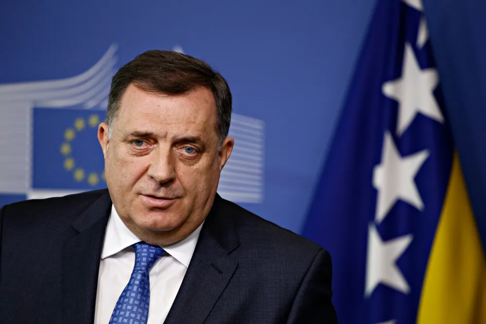  Dodik prozivao Britance i EU: Nama žele natovariti migrante