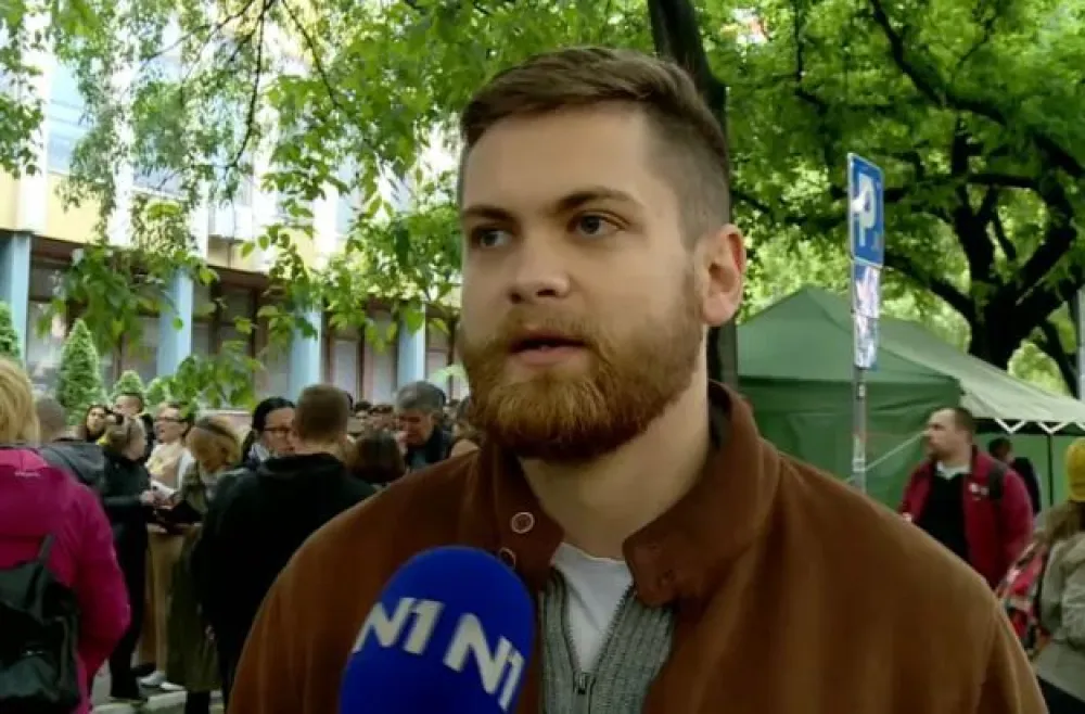 Milan Čanak, sin Marije Vasić