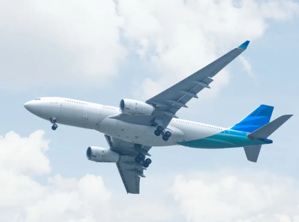 Drama na letu Njujork-Frankfurt: Avionu "Lufthanse" otkazao motor