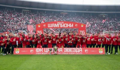 Zasluženo na tronu: Fudbaleri Crvene zvezde