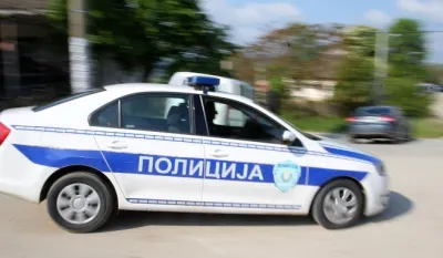 U sudaru auta i kombija na putu Kikinda - Zrenjanin jedna osoba stradala, sedam povrijeđeno