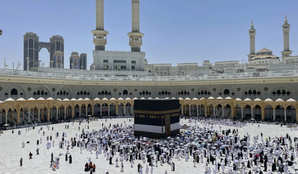 (FOTO) Za vi&scaron;e od milion muslimanskih hodočasnika počeo hadžiluk u Meki