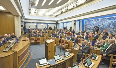 Preko 2.000 eura primilo 30 poslanika