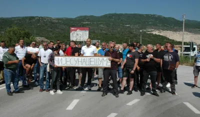 (FOTO) Protest zbog najave izmena Zakona o &scaron;umama: Čije su na&scaron;e &scaron;ume?