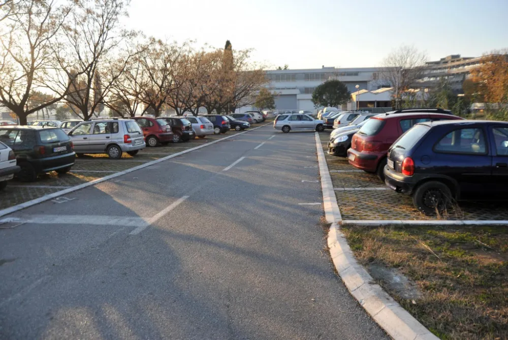 (VIDEO) Sat parkiranja kod Medicinske &scaron;kole 70 centi