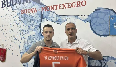 Dario Maslovar sa dresom Budvanske rivijere