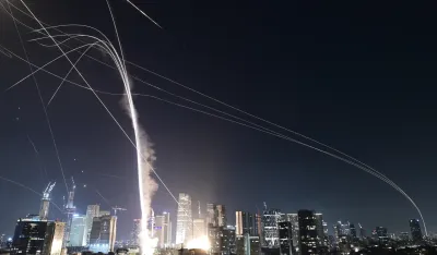 (UŽIVO) Stotine iranskih raketa nad Izraelom, eksplozije u Jerusalimu i Tel Avivu: "Osveta je tek počela"