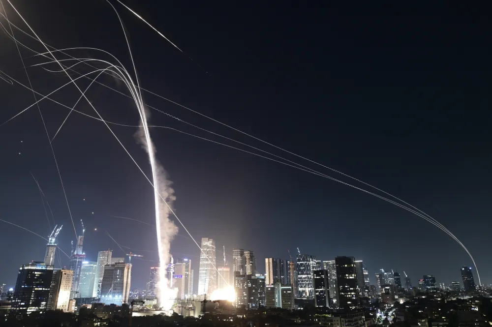 (UŽIVO) Stotine iranskih raketa nad Izraelom, eksplozije u Jerusalimu i Tel Avivu: "Osveta je tek počela"