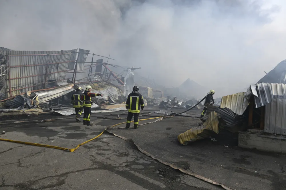 (VIDEO) Ruski udar na Odesu, gorele zgrade, 13 povrijeđenih
