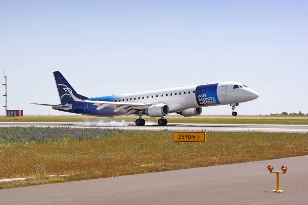 Avion Embraer