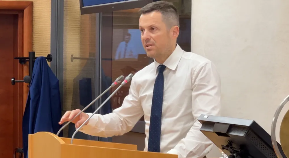 Sa&scaron;a Mujović, skup&scaron;tina Glavnog grada 