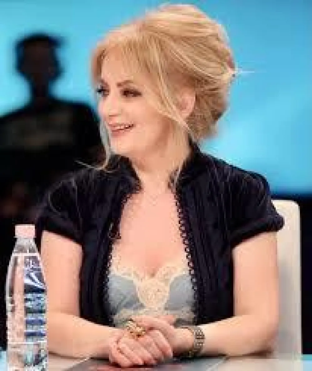 Iris Luarasi