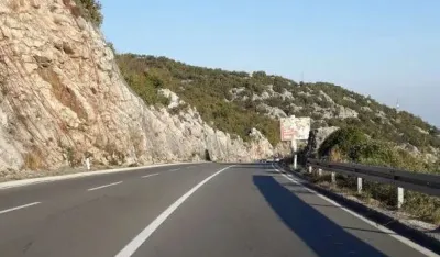 Pojačan intenzitet saobraćaja tokom dana na važnijim putevima