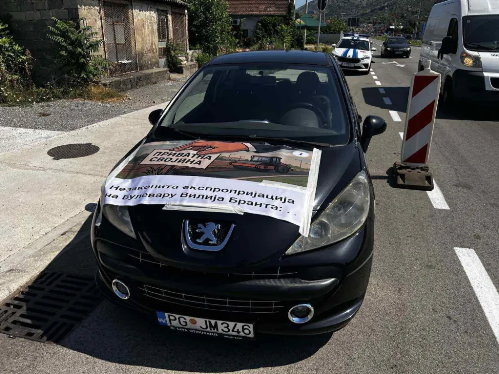 (VIDEO) Podgoričanin Dimitrije Ivanović ​traži novu eksproprijaciju, blokirao Bulevar Vilija Branta