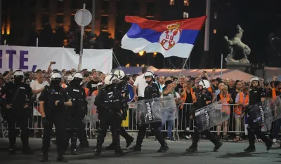 Nastavak blokada &scaron;irom Srbije, policija hapsi građane