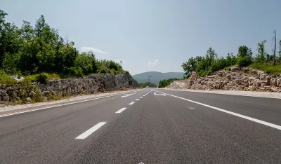 Tokom dana pojačana frekvencija vozila, mjestimične obustave saobraćaja