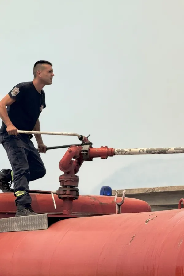Na Kućama Rakića izgorelo sedam olupina automobila